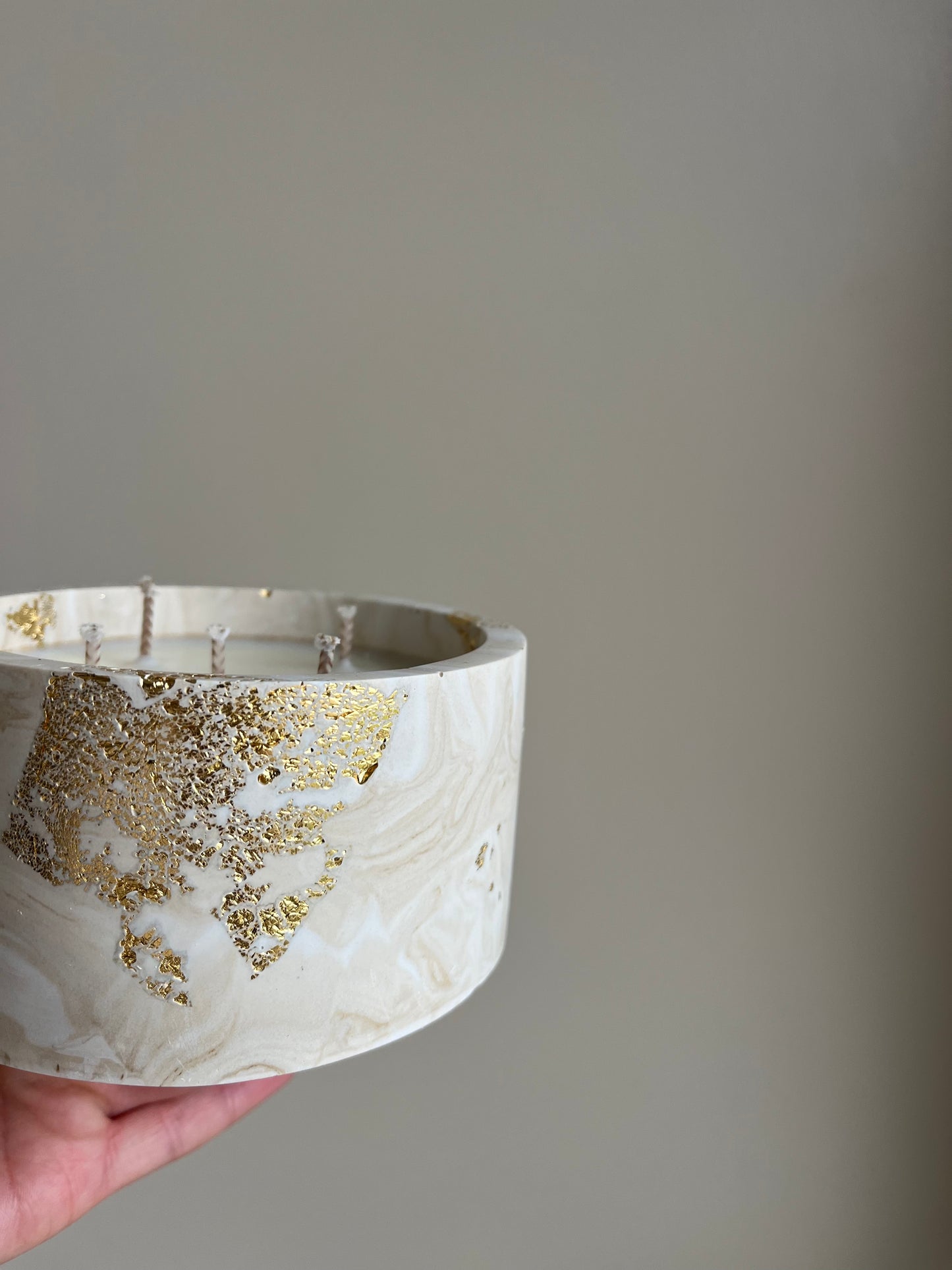 Maxi bougie végétale Cachemire et Soie – Moka feuilles d’or – 65h – You Gold This