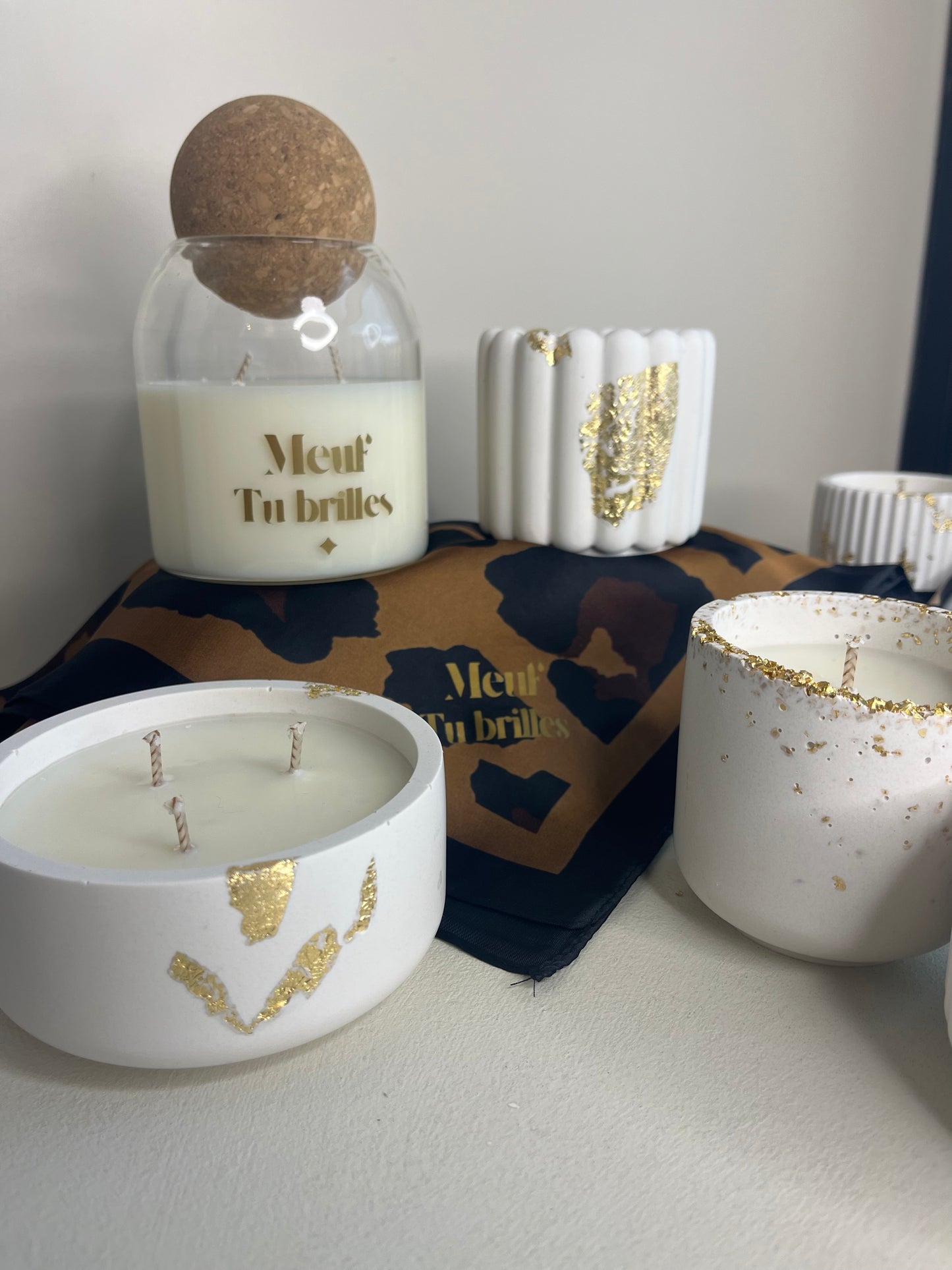 Bougie végétale « Meuf tu brilles » – Cire de soja, parfum de Grasse Orchidée Noire – Édition limitée You Gold This