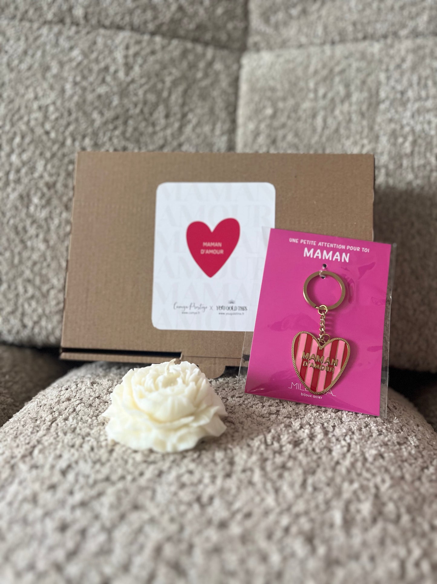Coffret Maman d’Amour – Bougie pivoine & porte-clés cœur Rouge et rose – Cadeau Fête des Mères original