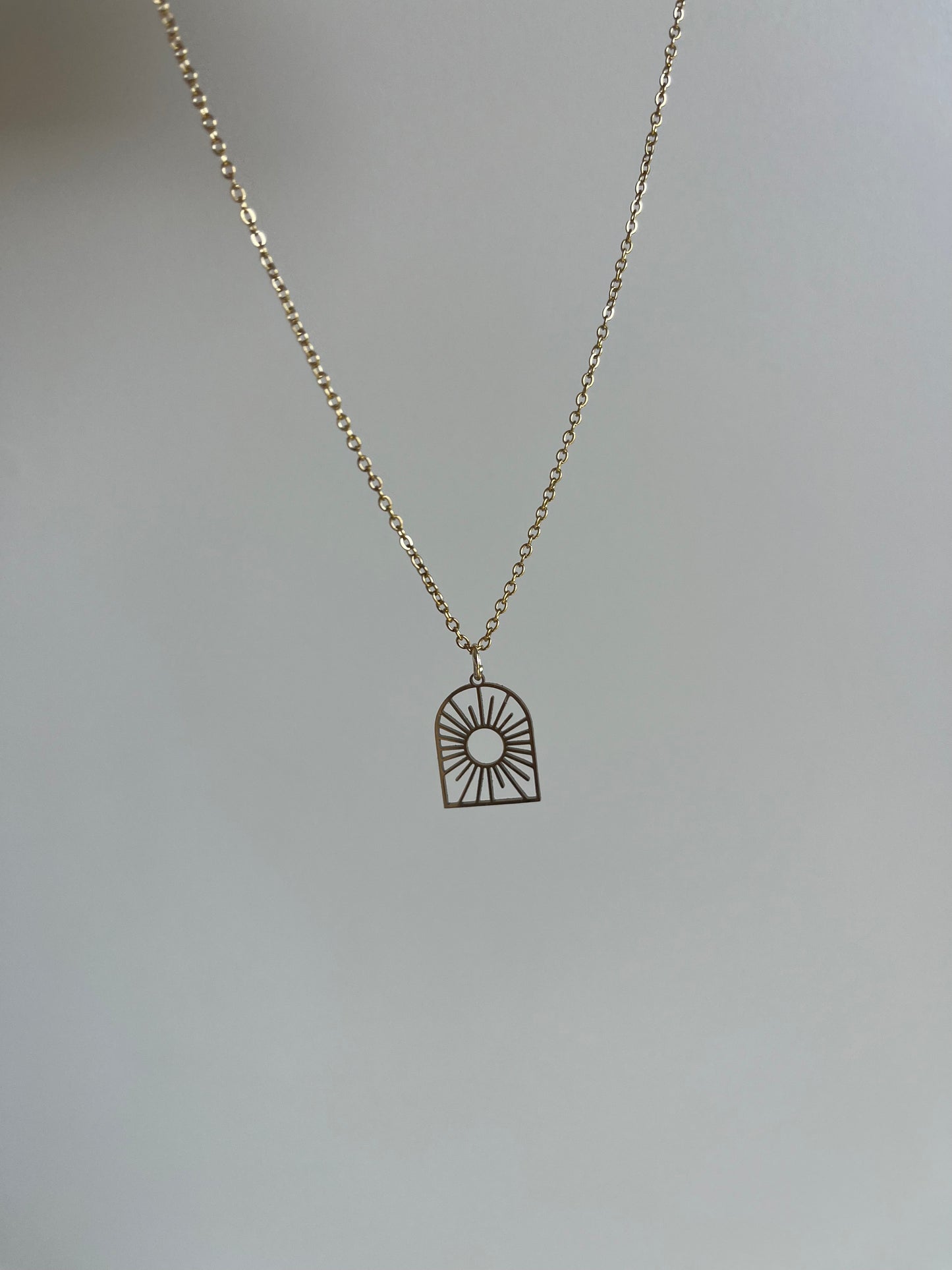 Collier pendentif - Soleil rayonnant