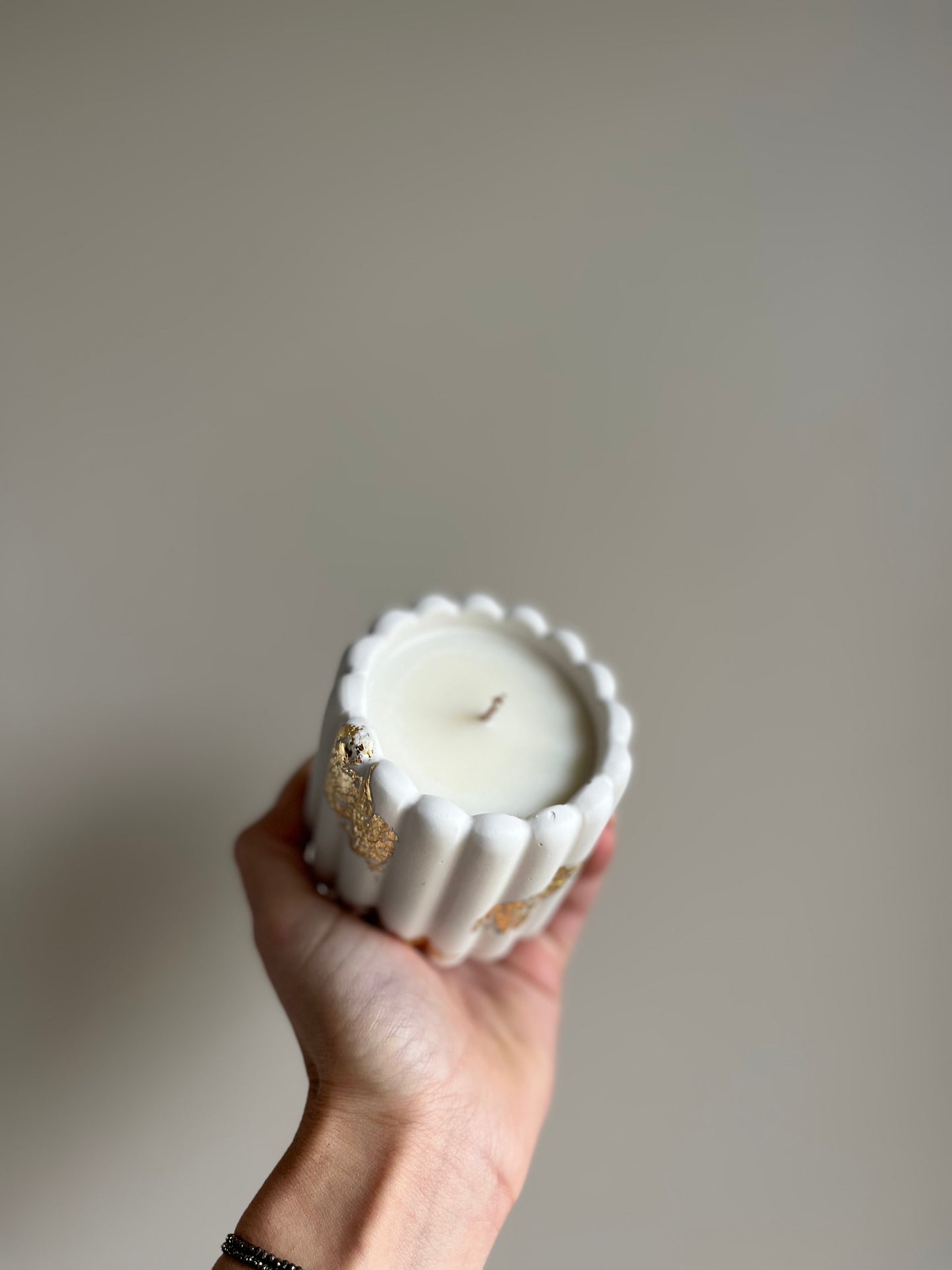 Bougie végétale parfumée - Ambre gris - Feuille d'or - 30h