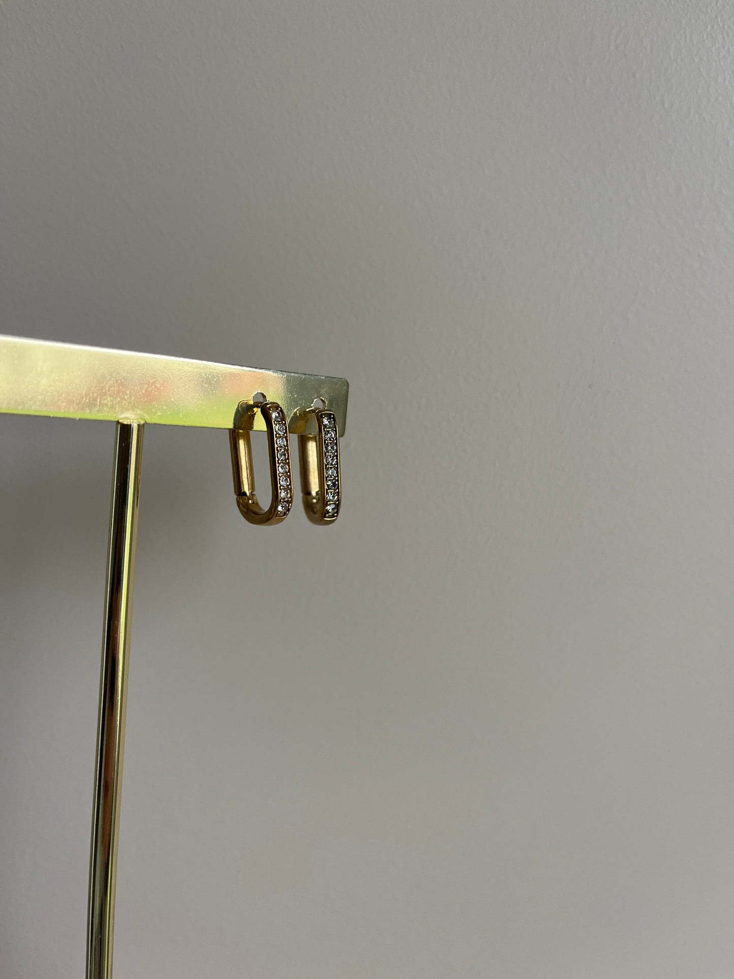 Boucles d’oreilles Anneaux Allongés Strass – Doré – Bijoux  – You Gold This