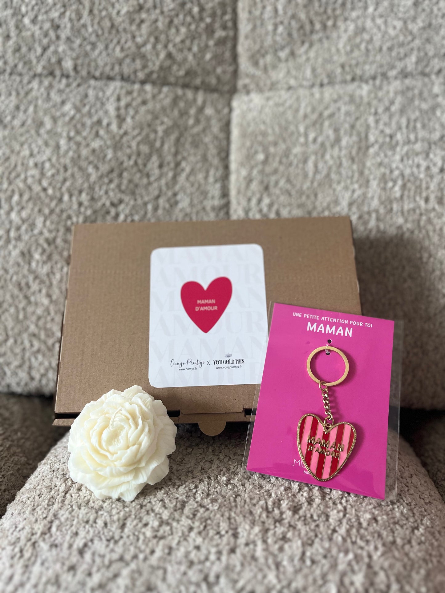 Coffret Maman d’Amour – Bougie pivoine & porte-clés cœur Rouge et rose – Cadeau Fête des Mères original
