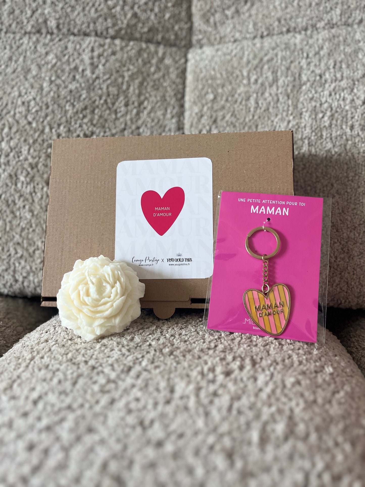 Coffret Maman d’Amour – Bougie pivoine & porte-clés cœur jaune et rose – Cadeau Fête des Mères original