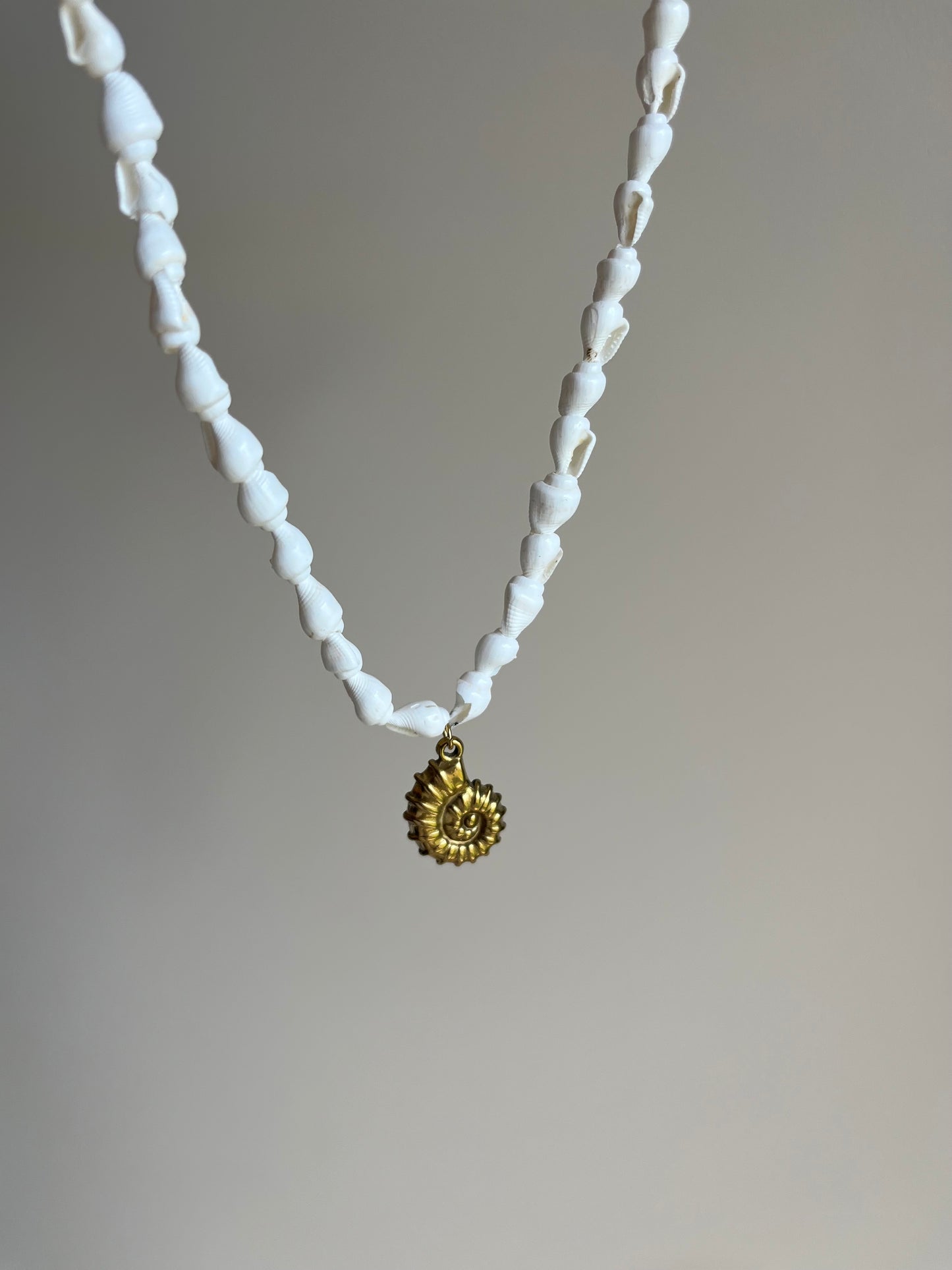 Collier Sirena - coquillages et pendentif - PRÉ COMMANDE