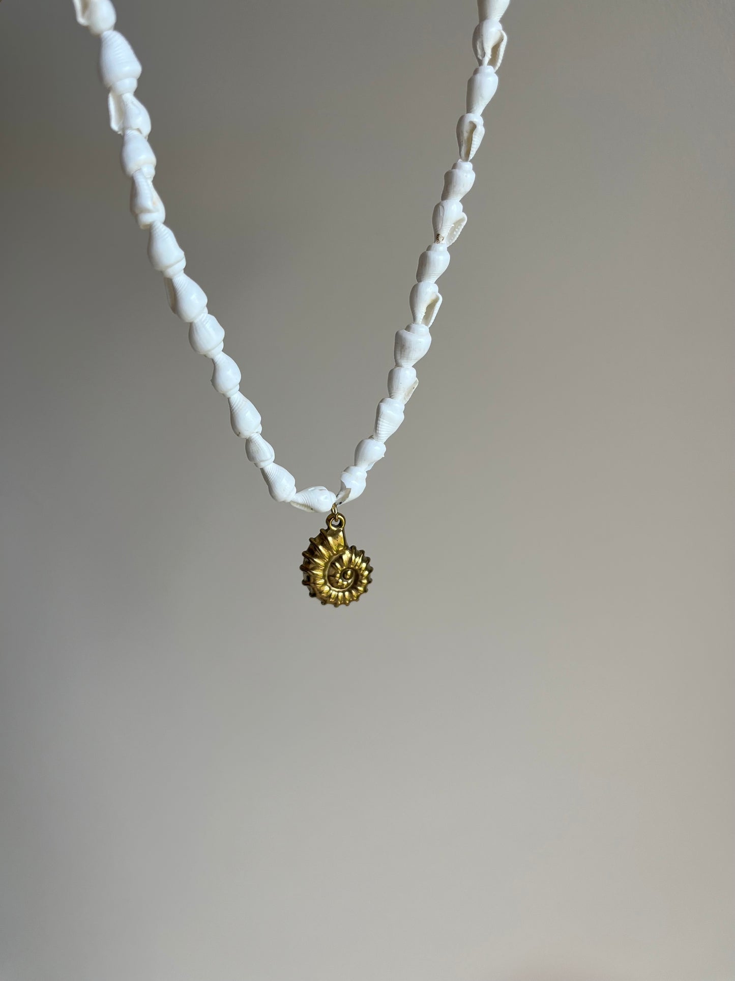 Collier Sirena - coquillages et pendentif - PRÉ COMMANDE