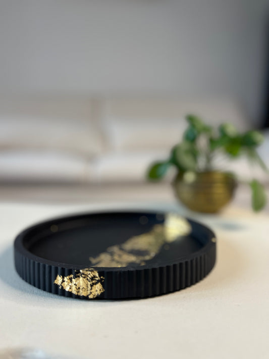 Plateau de décoration  rond et rebords ondulés - Noir