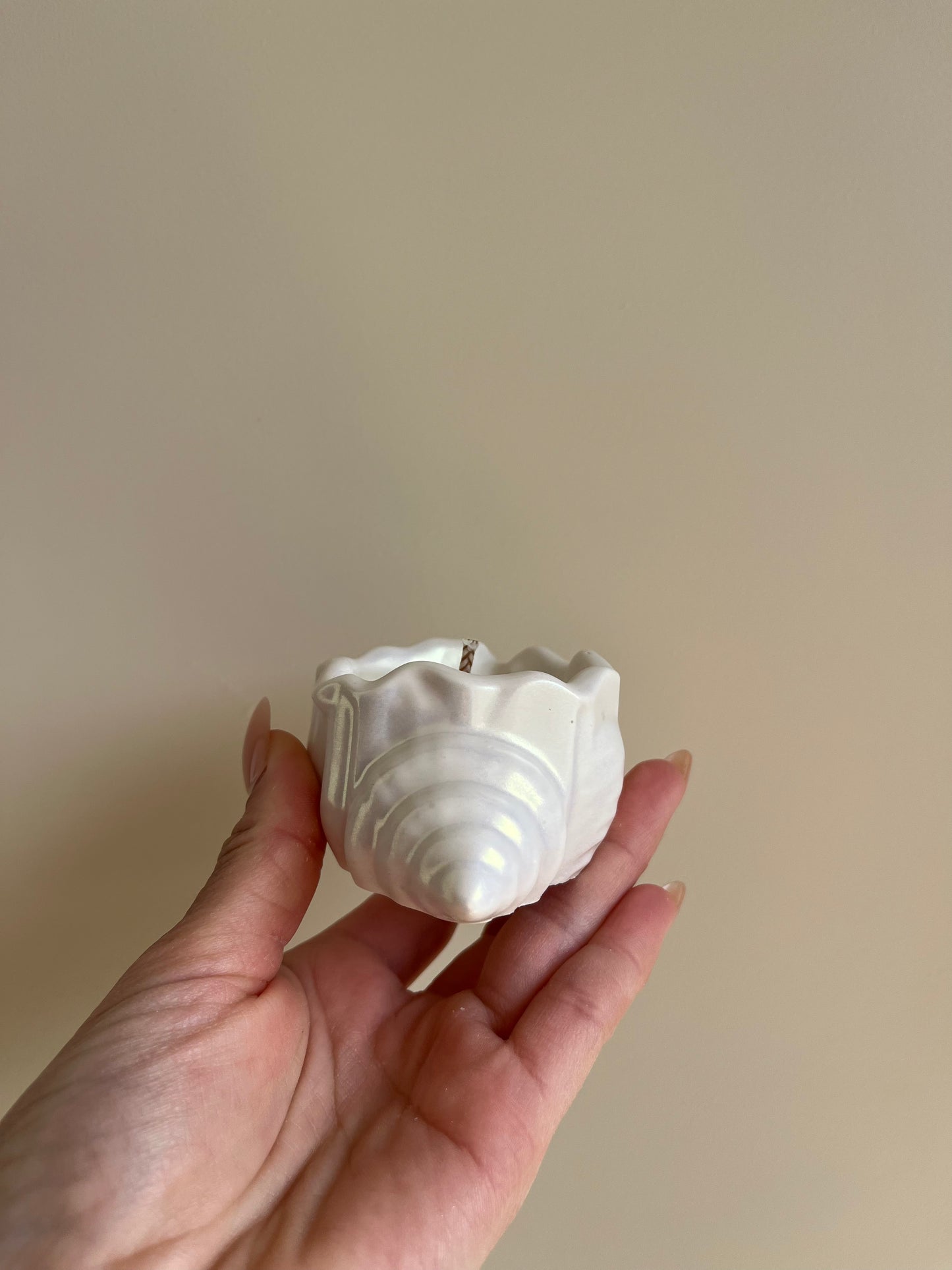 Bougie coquillage 🐚 Monoï-vanillé - Modèle 2